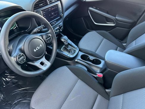Used 2024 Kia Soul LX w/ Option Group 015 FWD image 10