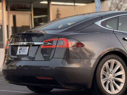 Used 2017 Tesla Model S 100D image 8