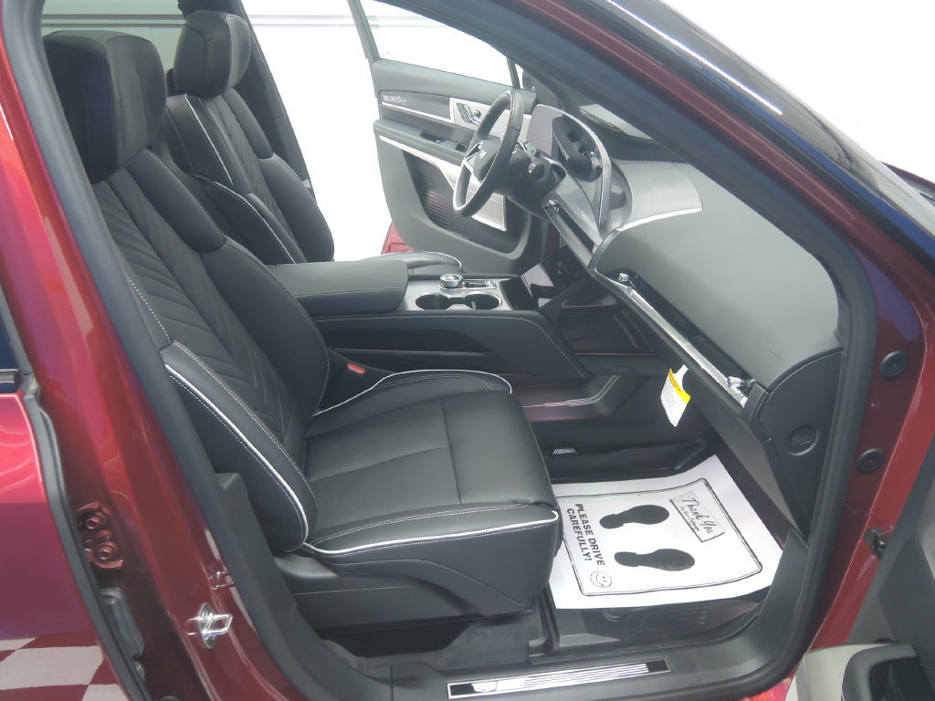 Used 2026 Cadillac Vistiq Platinum AWD/4WD image 42