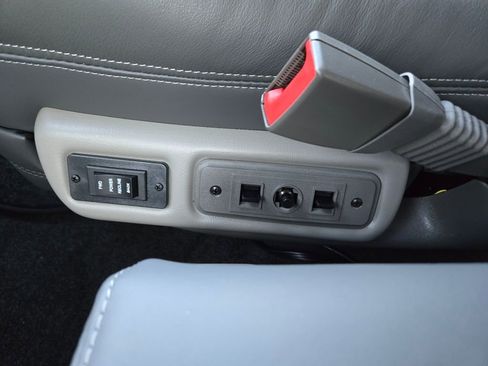 New 2025 GMC Savana 2500 Extended w/ Driver Convenience Package image 17