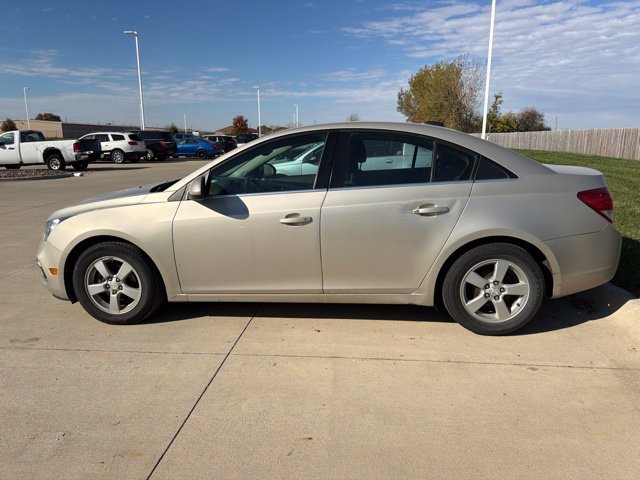 Used 2015 Chevrolet Cruze LT w/ Enhanced Safety Package FWD image 9