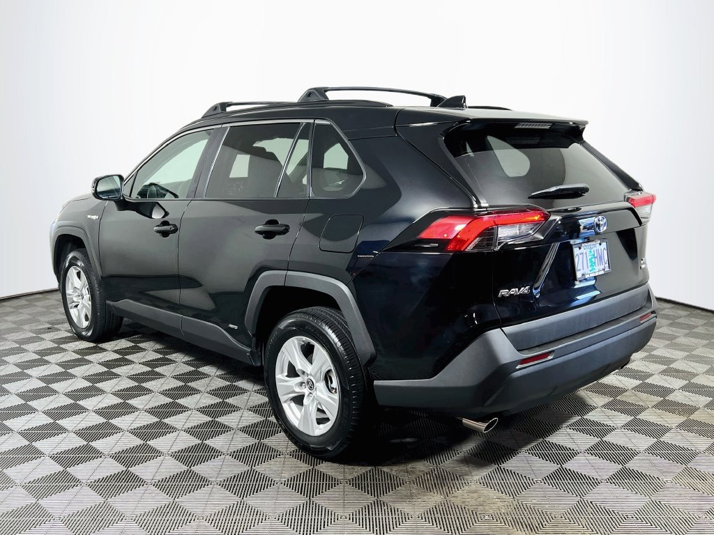 Certified 2021 Toyota RAV4 XLE AWD/4WD image 5