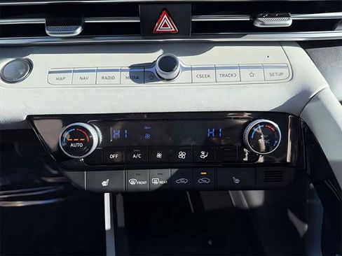 New 2026 Hyundai Elantra Limited image 24