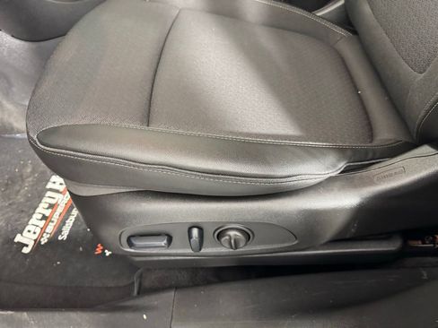 Used 2023 Buick Encore GX Preferred w/ Cold Weather Comfort Package image 10