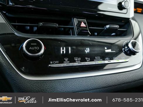 Used 2021 Toyota Corolla LE image 14