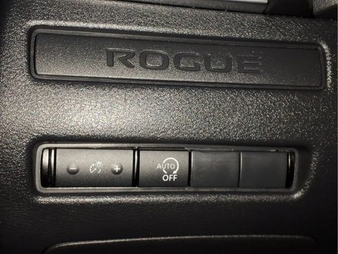 Used 2023 Nissan Rogue S AWD/4WD image 20