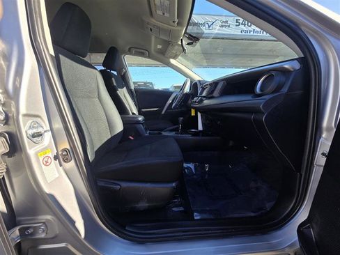 Used 2016 Toyota RAV4 LE image 34