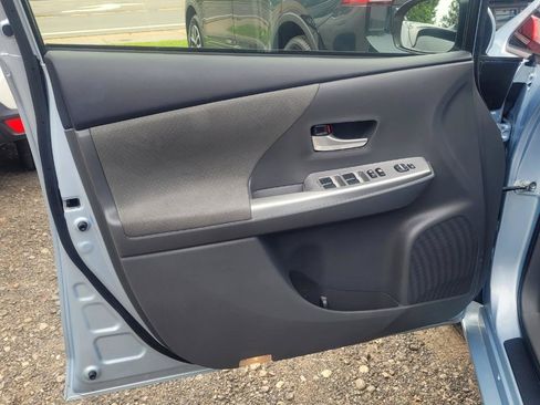 Used 2014 Toyota Prius V Three FWD image 10