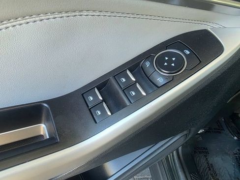 Used 2023 Ford Explorer XLT w/ Equipment Group 202A AWD/4WD image 27