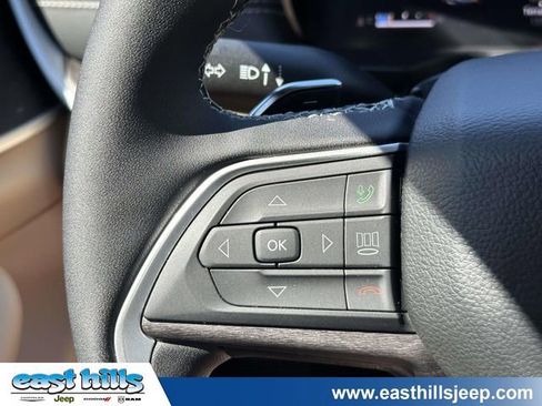 Certified 2025 Jeep Grand Cherokee Limited AWD/4WD image 32