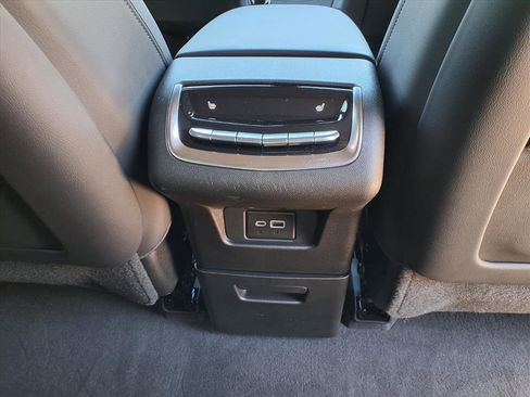 Certified 2024 Cadillac XT6 Premium Luxury FWD image 14