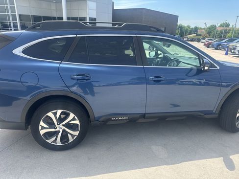 Used 2021 Subaru Outback Limited image 13