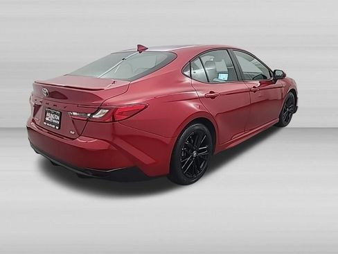 Used 2025 Toyota Camry SE FWD image 5