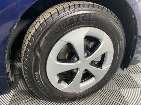 Used 2012 Toyota Prius Two FWD image 19