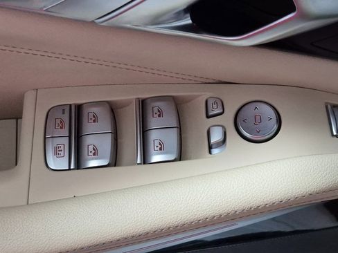 Used 2022 BMW X7 M50i image 14