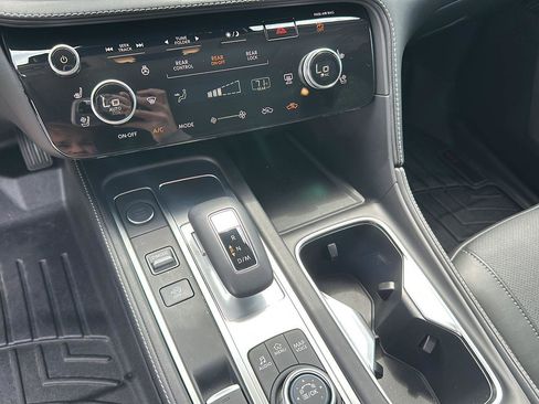 Used 2025 INFINITI QX60 Luxe FWD image 19