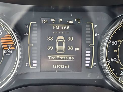Used 2016 Jeep Cherokee Sport AWD/4WD image 16