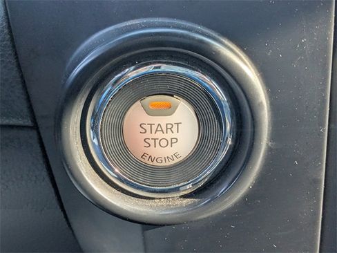 Used 2019 Nissan Titan SV w/ SV Convenience Package image 30