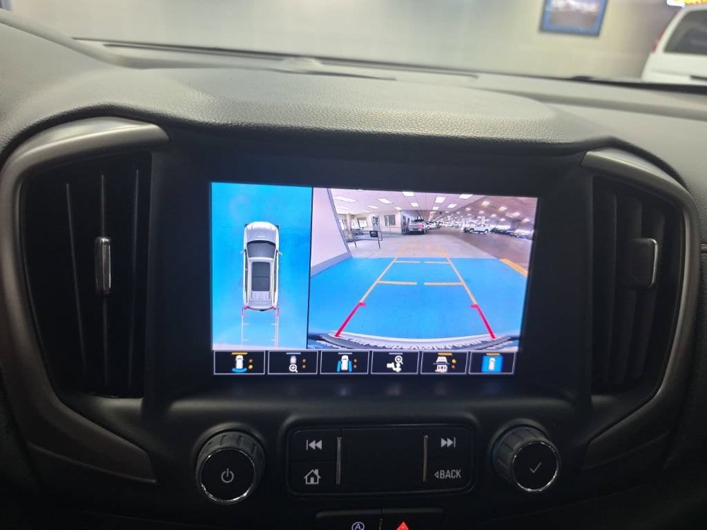 Certified 2022 GMC Terrain AT4 w/ Infotainment Package II AWD/4WD image 26