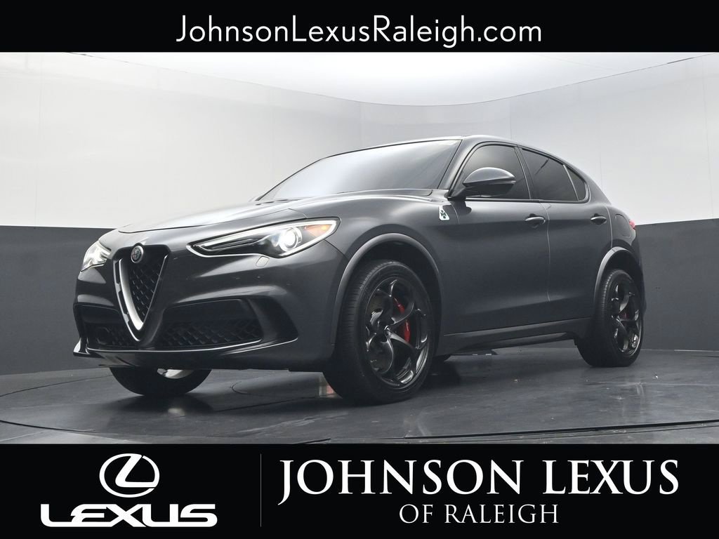 Used 2018 Alfa Romeo Stelvio Quadrifoglio w/ Driver Assist Dynamic Package AWD/4WD image 18