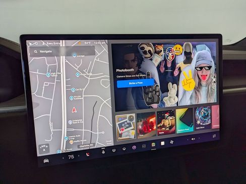 Used 2024 Tesla Model X image 42