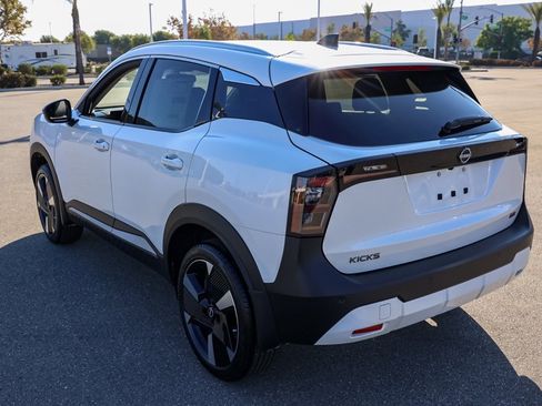 New 2026 Nissan Kicks SR image 6