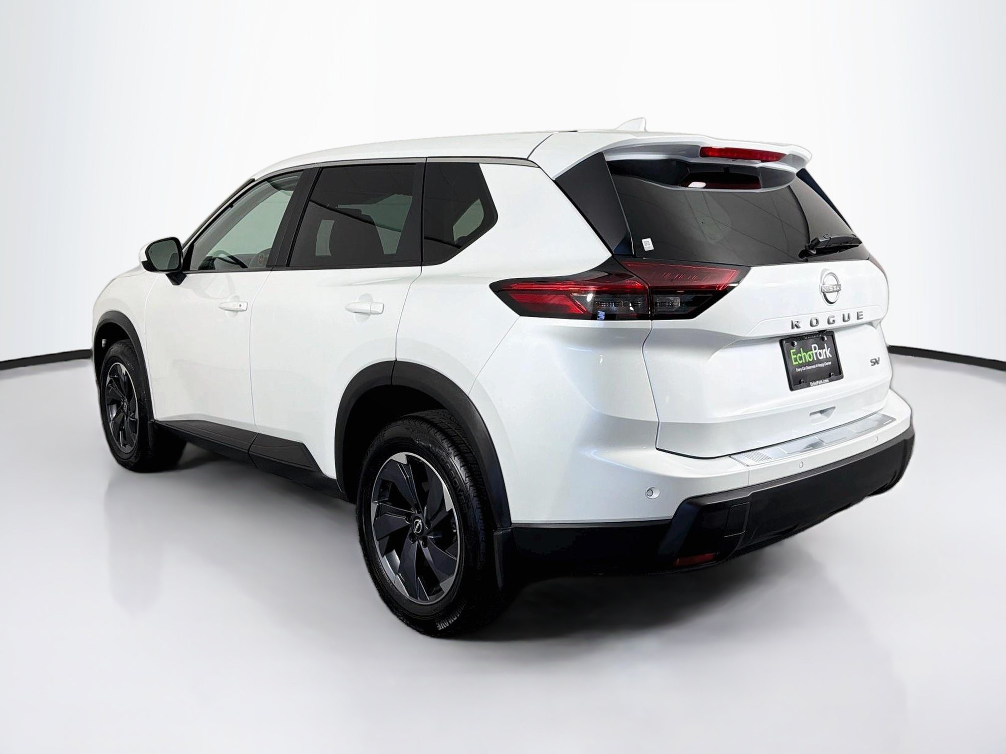 Used 2024 Nissan Rogue SV FWD image 5