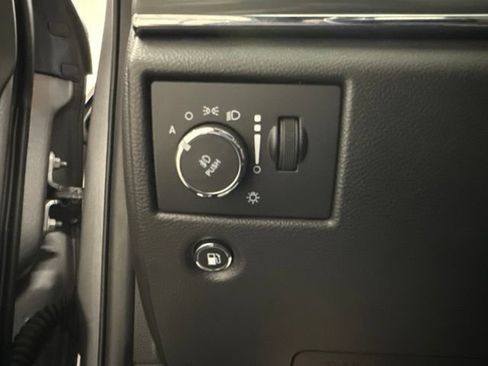 Used 2021 Jeep Grand Cherokee Limited w/ Premium Lighting Group AWD/4WD image 33
