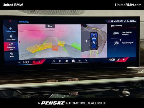 Used 2025 BMW X7 M60i image 9