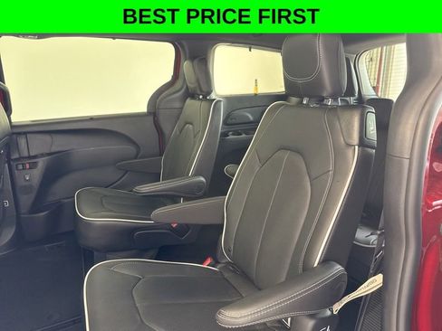New 2027 Chrysler Pacifica Limited AWD/4WD image 19