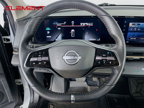 Used 2023 Nissan Ariya FWD image 14