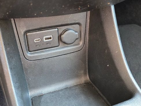 Used 2019 Chevrolet Spark ACTIV FWD image 31