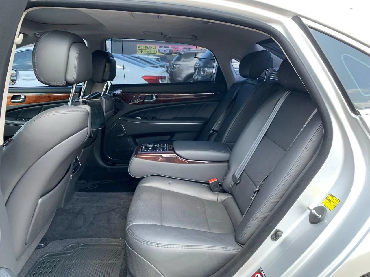 Used 2014 Hyundai Equus Ultimate RWD image 10