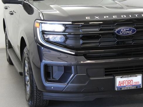 New 2026 Ford Expedition Active AWD/4WD image 2