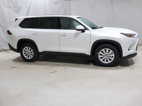 New 2026 Toyota Grand Highlander AWD image 7