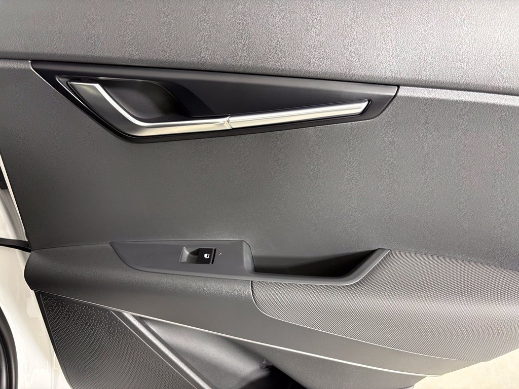 New 2026 Kia Niro EX FWD image 14