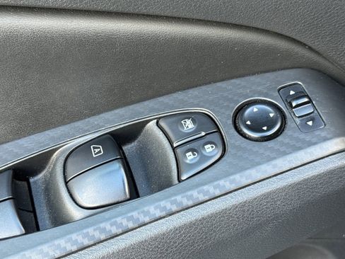 Used 2024 Nissan Altima 2.5 SV FWD image 12