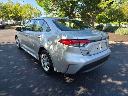 Used 2024 Toyota Corolla LE FWD image 5