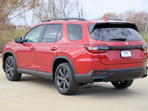 New 2026 Honda Pilot Sport image 6