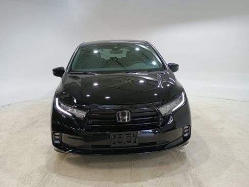 Used 2023 Honda Odyssey Sport image 2