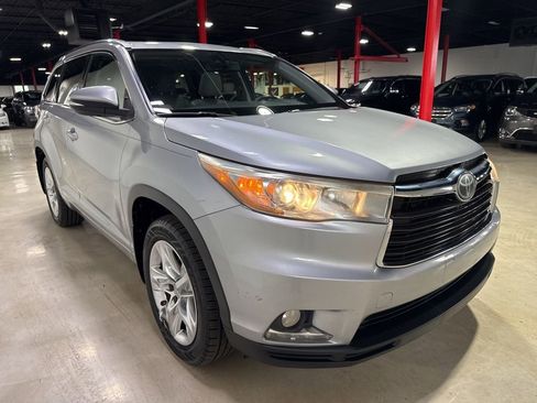 Used 2015 Toyota Highlander Limited Platinum AWD/4WD image 8