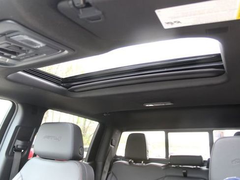Used 2025 GMC Sierra 1500 AT4 w/ AT4 Premium Package AWD/4WD image 27