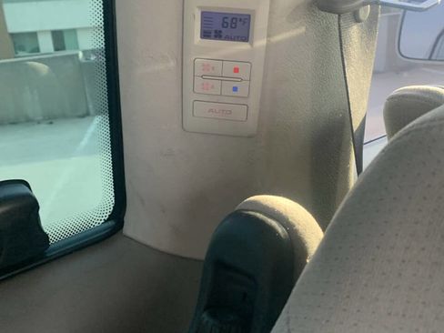 Used 2002 Volkswagen Eurovan MV image 20