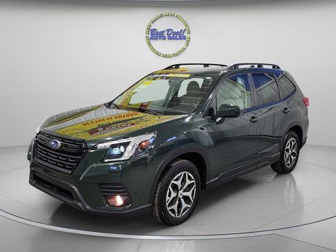 Used 2022 Subaru Forester Premium image 2