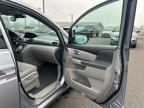 Used 2016 Honda Odyssey Touring Elite image 27