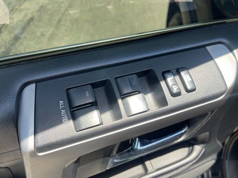 Used 2017 Toyota 4Runner Limited AWD/4WD image 13