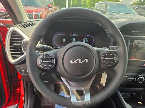 New 2025 Kia Soul LX image 16