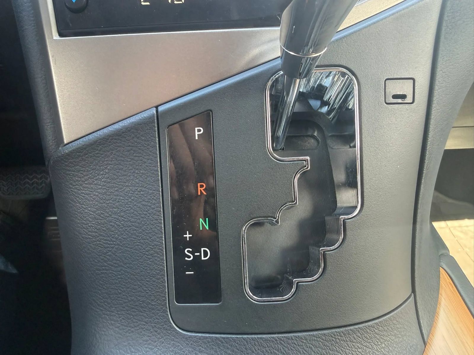 Used 2015 Lexus RX 450h AWD image 29