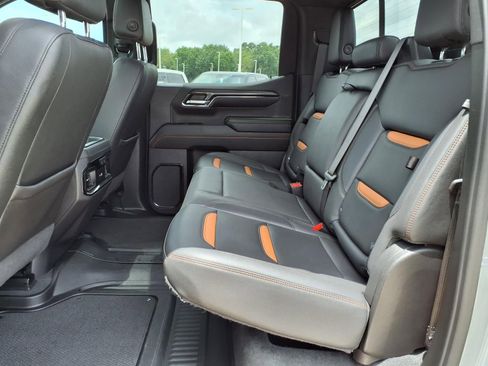Used 2024 GMC Sierra 1500 AT4 w/ Technology Package AWD/4WD image 19