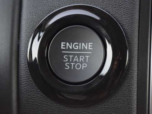 New 2025 Ford Expedition Active image 15